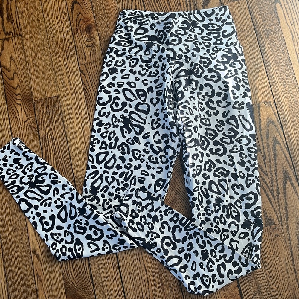 Leopard Print High-Waist Leggings - Black & White